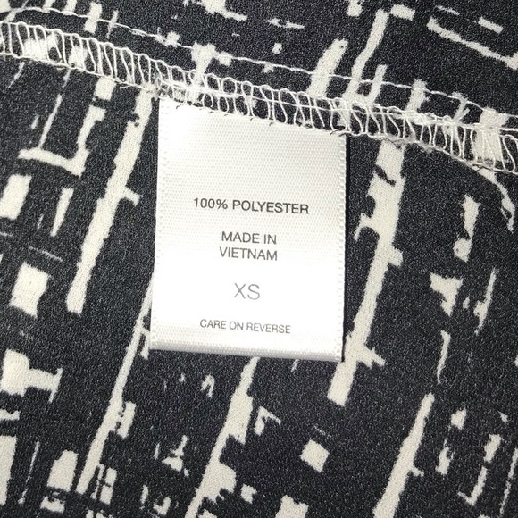 NEW YORK & COMPANY XS B&W LONG SLEEVED BLOUSE - Picture 5 of 8